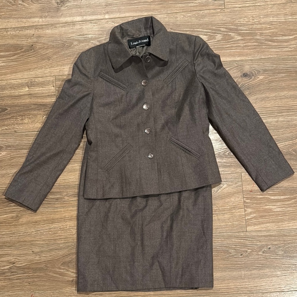 Vintage Louis Feraud 2 Piece Skirt Suit with Notched Collar size 6